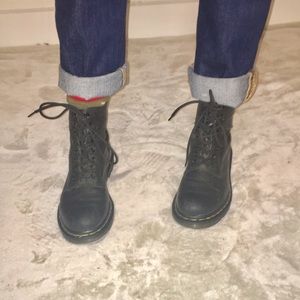 dr martens black greasy 1460